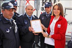  KIZILAY´DAN ZABITA MEMURUNA BRONZ MADALYA