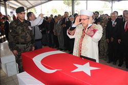 ŞEHİT ÖZEL HAREKAT POLİSİ SON YOLCULUĞUNA UĞURLANDI