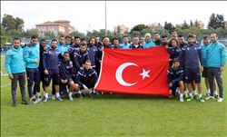 ADANA DEMİRSPOR ANTRENMANA TÜRK BAYRAĞIYLA ÇIKTI