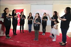 İŞARET DİLİ İLE İSTİKLAL MARŞI DUYGULANDIRDI 