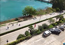 CADDENİN ORTASINDA TEHLİKELİ DÜĞÜN ÇEKİMİ