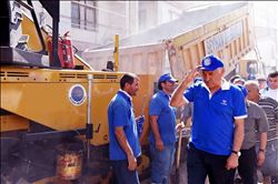 Asfalt Ekipleri 40 Derece Sıcaklıkta Çalışıyor