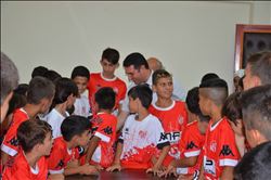   Adana Gençlerbirliği Spor Kulübü´nden Ataşbak´a ziyaret.  