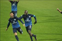 Mavi Şimşekler uzatmalarda galibiyeti aldı