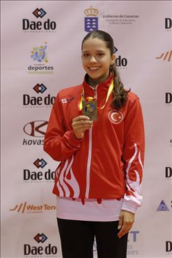 ASENA PEKMEZOĞLU DÜNYA ÜCÜNCÜSÜ