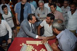 EMNİYET MÜDÜRÜNDEN KAHVEHANEDE UYUŞTURUCU UYARISI