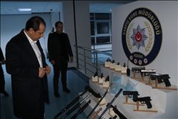 Adana´da huzur uygulamasında polis telsizi ve 16 bin adet ectasy ele geçirildi 