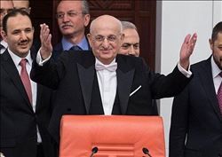 KAHRAMAN TBMM´DE YİNE BAŞKAN