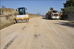 Karaisalı´da yol çalışması