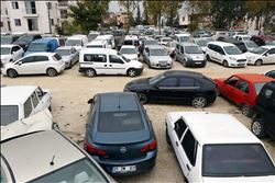 Toplam 800 araç yediemin parkında çürüyor