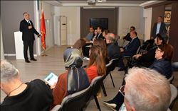 "Diş Hekiminin yapacağı işi yardımcı personel yapamaz"