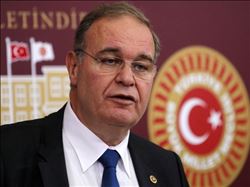 ÖZTRAK: “BAŞKANLIK TARTIŞMALARI 10 MİLYAR DOLARI BUHAR ETTİ”