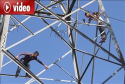 Yüksek gerilim hattı direğinde intihar kovalamacası