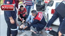 Üniversite yolunda meydana gelen kazada yaralanan 3 kız öğrenciden biri hayatını kaybetti 