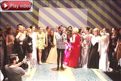 İş kadınları engelli bireylerle podyuma çıktı  