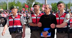 AKIN ÖZTÜRK: “DARBEDEN HABERİM YOK”