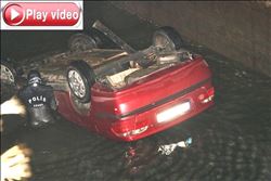 Adana´da otomobil sulama kanalına uçtu: 1 ölü 1 yaralı  