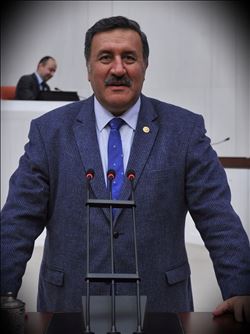    BAKAN : "TAŞERON İŞÇİLERİ BEKLEMEYE DEVAM EDECEK"