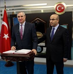 İSRAİL BÜYÜKELÇİSİ NAEH ADANA VALİLİĞİNİ ZİYARET ETTİ