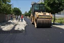 CEYHAN´DA BULVARLAR ASFALTLANIYOR