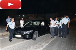 İkiz plaka şüphelisi aracı durdurmak için yola kapan döşendi, polis alarma geçti  