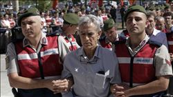 Akın Öztürk´ün Savunması: ‘Vitrin Süsü Yapıldım´