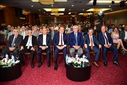 AKADEMİSYENLER VE SANAYİCİLER ADANA´DA BULUŞTU