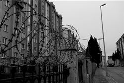 GÜVENLİĞİ OLAN SİTELERDEKİ HIRSIZLIKTAN YÖNETİMLER DE SORUMLU 