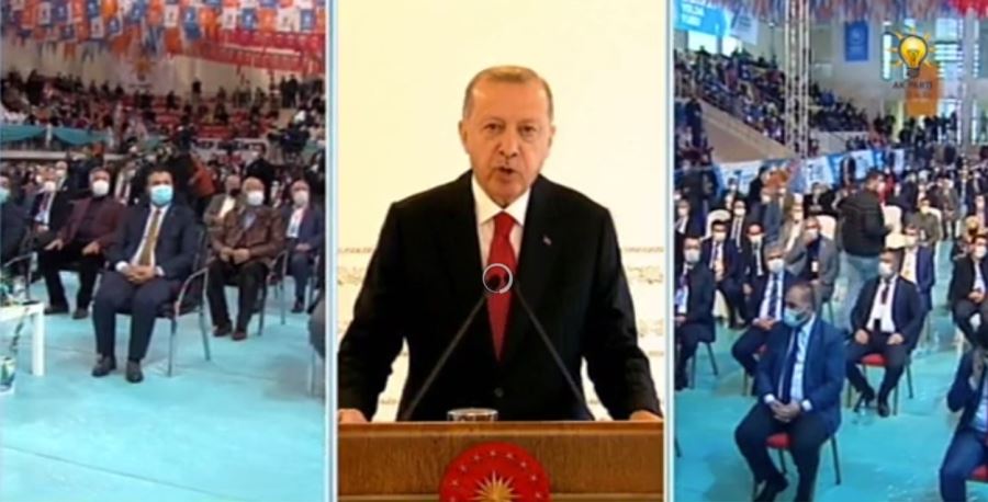 Erdoğan partisinin 4 il kongresinde konuştu