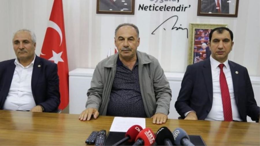 Sağdan sağa transfer: 3 belediye başkanı AKP