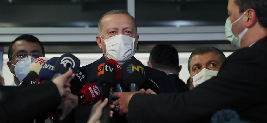 Erdoğan koronavirüs aşısı yaptırdı