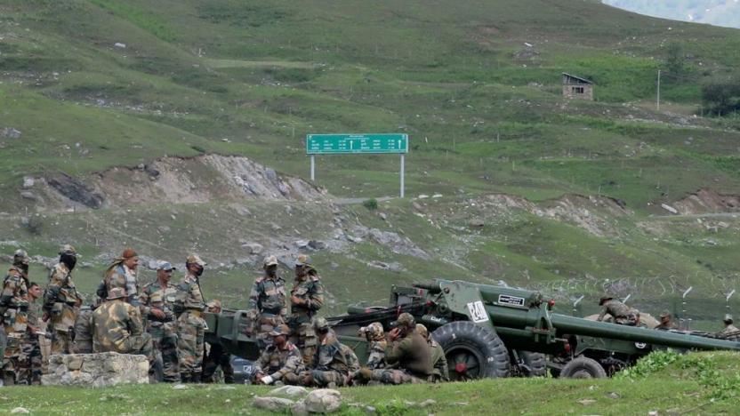 Hindistan ve Çin askerleri sınırda çatıştı