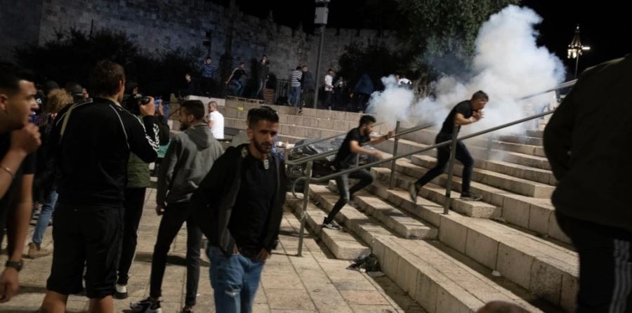 Kudüs’te Yaralanan Filistinliler’in Sayısı 200’ü Geçti