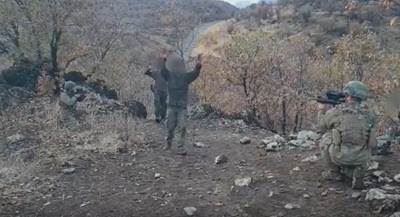 Mehmetçik’ten Kaçamayacaklarını Anlayan 4 PKK’lı Terörist Teslim oldu