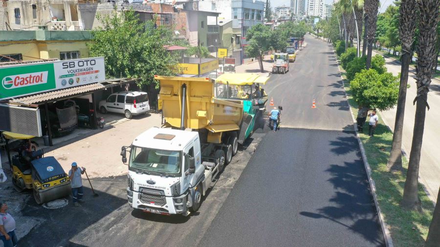 Büyükşehir asfalt hizmetini sürdürüyor