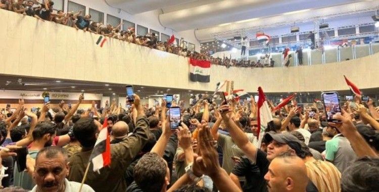 Irak’ta Sadr Destekçilerinin Protestoları Büyüyor