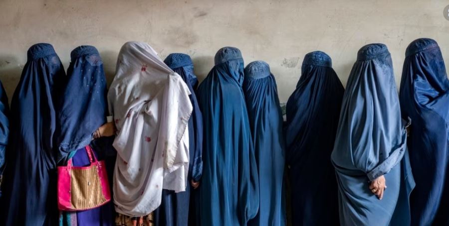 2 yıllık Taleban iktidarının bedelini Afgan kadınlar ödüyor